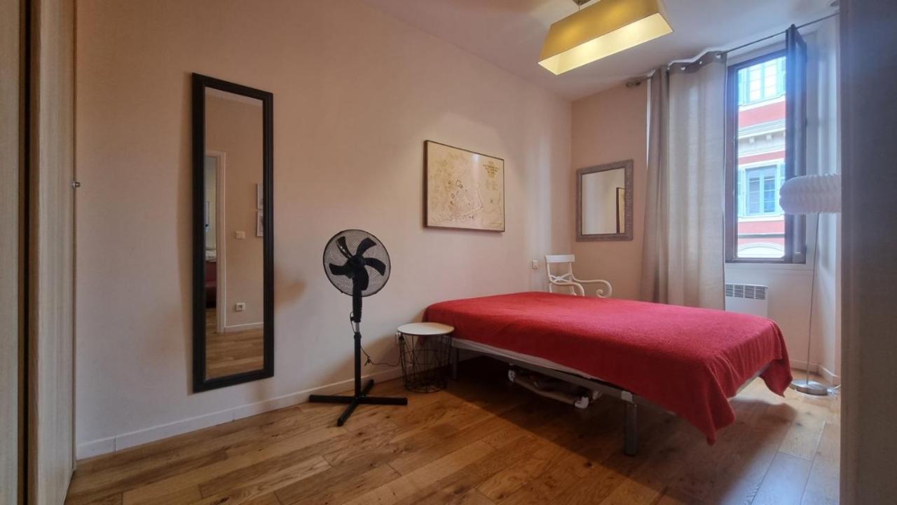 Appartement En Plein Coeur De Vieille Ницца Экстерьер фото